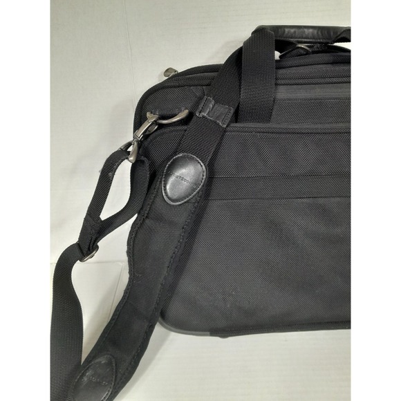 Briggs & Riley Travelware Expandable 17"x 13" Cabin Laptop Bag Black BB104X-4 - Picture 5 of 11